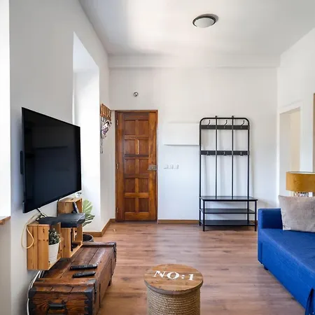 Apartamento T1 Apt In Alcantara 15 Mins From Docas