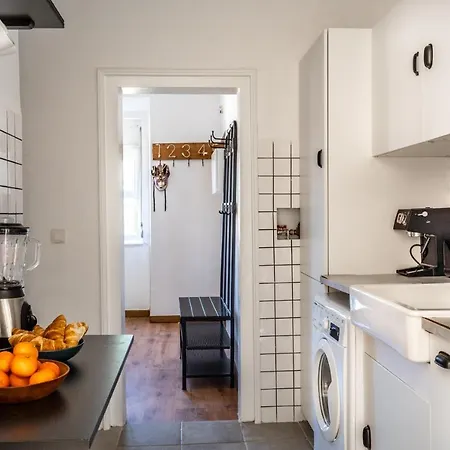 Apartamento T1 Apt In Alcantara 15 Mins From Docas