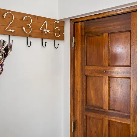 T1 Apt In Alcantara 15 Mins From Docas Apartamento *