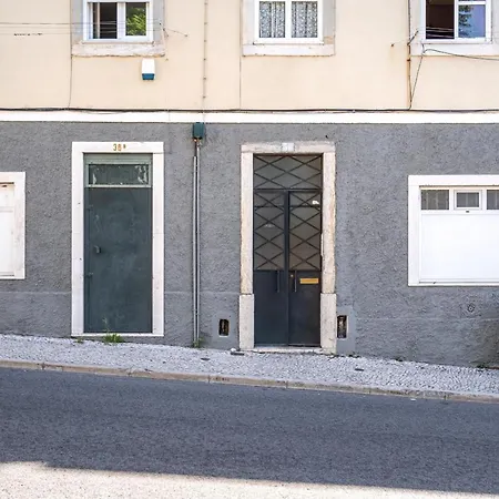 T1 Apt In Alcantara 15 Mins From Docas